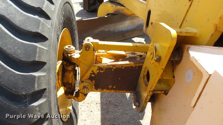 image for item DB9346 1984 John Deere 770A motor grader