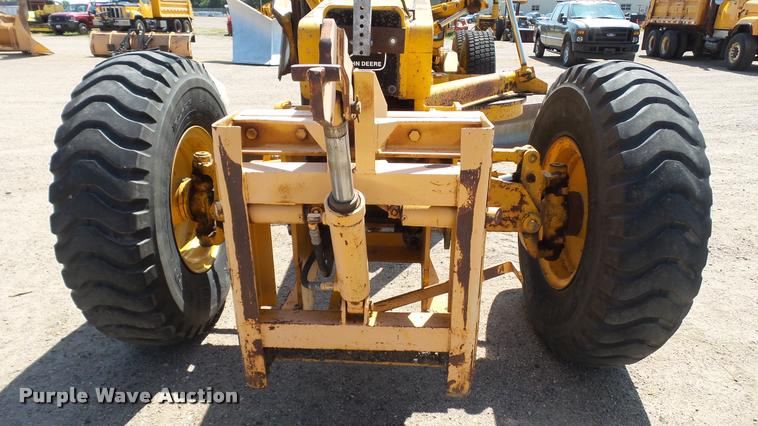 image for item DB9346 1984 John Deere 770A motor grader