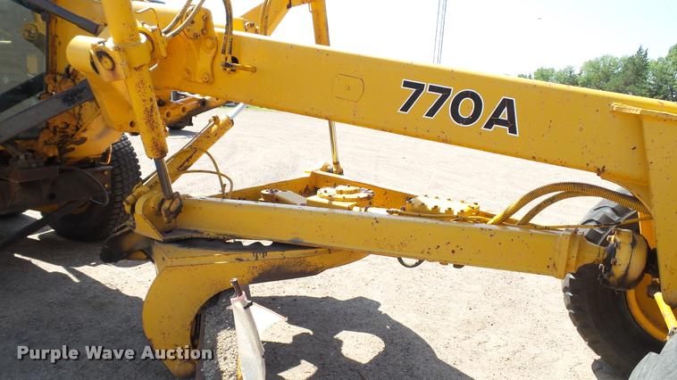 image for item DB9346 1984 John Deere 770A motor grader