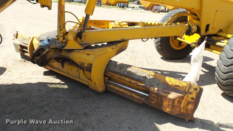 image for item DB9346 1984 John Deere 770A motor grader