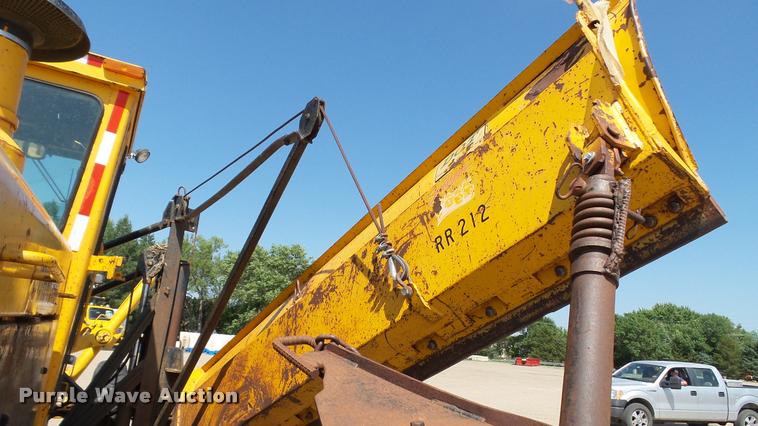 image for item DB9346 1984 John Deere 770A motor grader