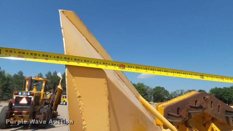 image for item DB9346 1984 John Deere 770A motor grader