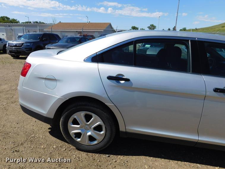 image for item DB9432 2013 Ford Taurus Police