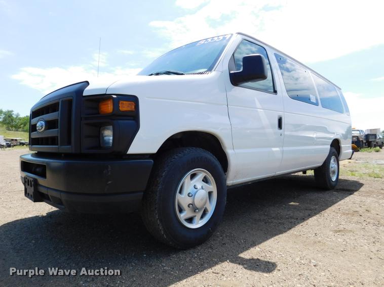 image for item DB9438 2010 Ford E350 Super Duty XL Extended van