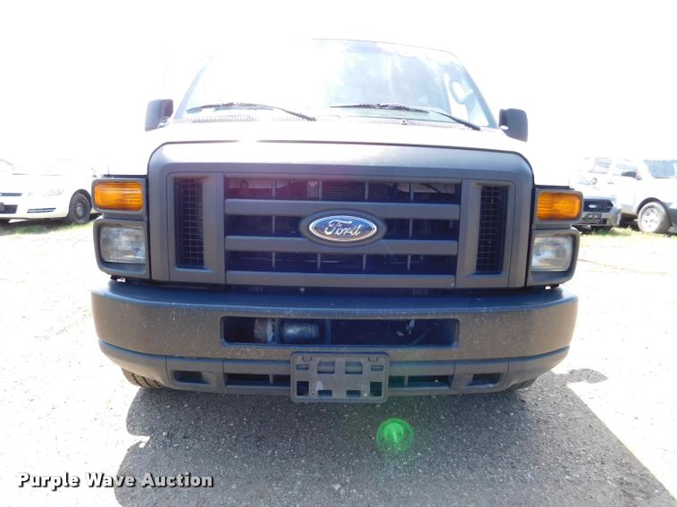 image for item DB9438 2010 Ford E350 Super Duty XL Extended van