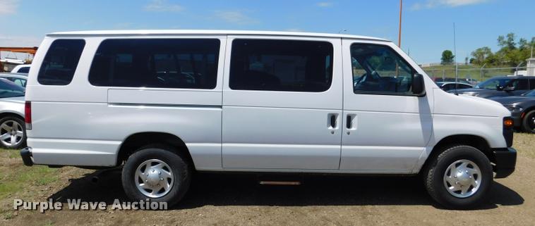 image for item DB9438 2010 Ford E350 Super Duty XL Extended van