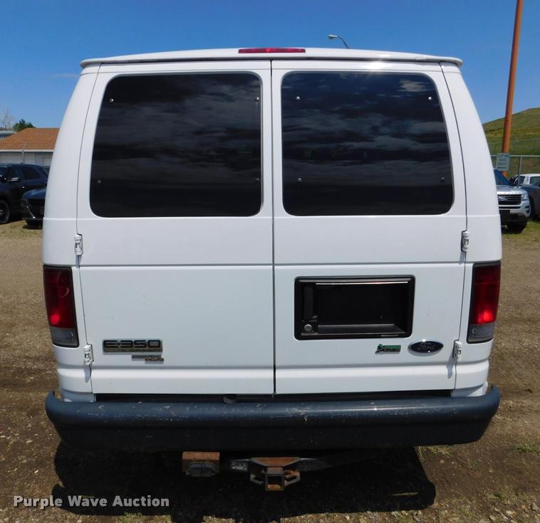 image for item DB9438 2010 Ford E350 Super Duty XL Extended van
