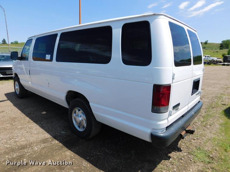 image for item DB9438 2010 Ford E350 Super Duty XL Extended van