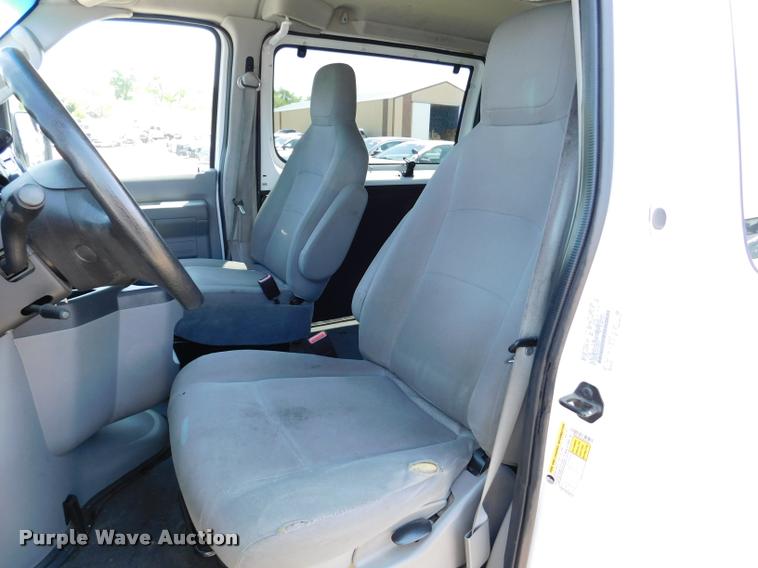 image for item DB9438 2010 Ford E350 Super Duty XL Extended van