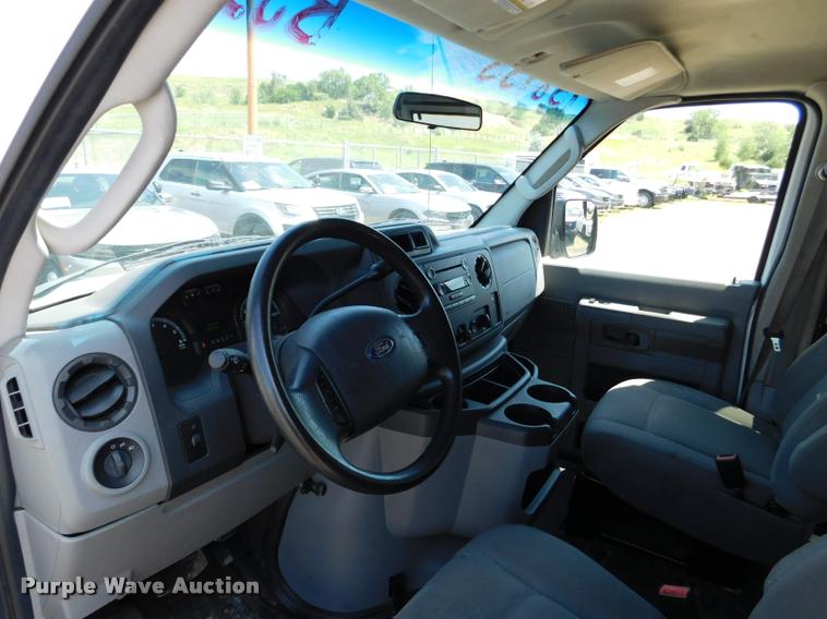 image for item DB9438 2010 Ford E350 Super Duty XL Extended van