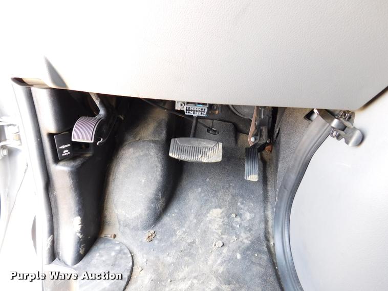 image for item DB9438 2010 Ford E350 Super Duty XL Extended van