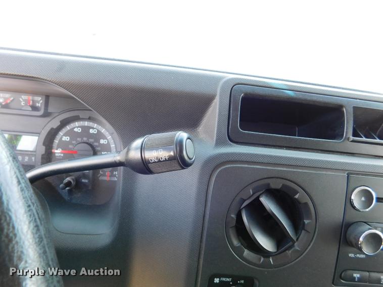 image for item DB9438 2010 Ford E350 Super Duty XL Extended van