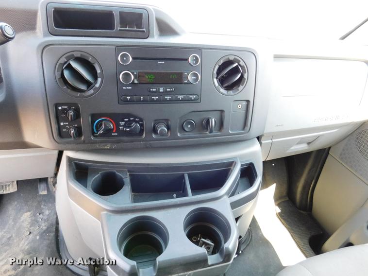 image for item DB9438 2010 Ford E350 Super Duty XL Extended van