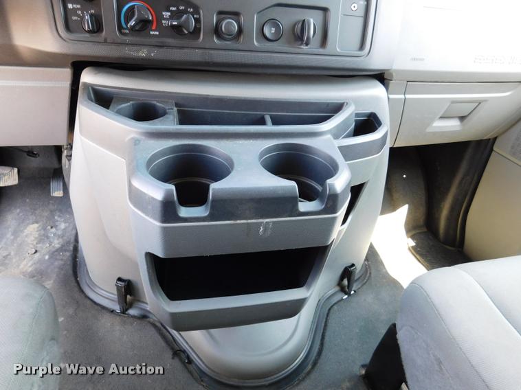 image for item DB9438 2010 Ford E350 Super Duty XL Extended van