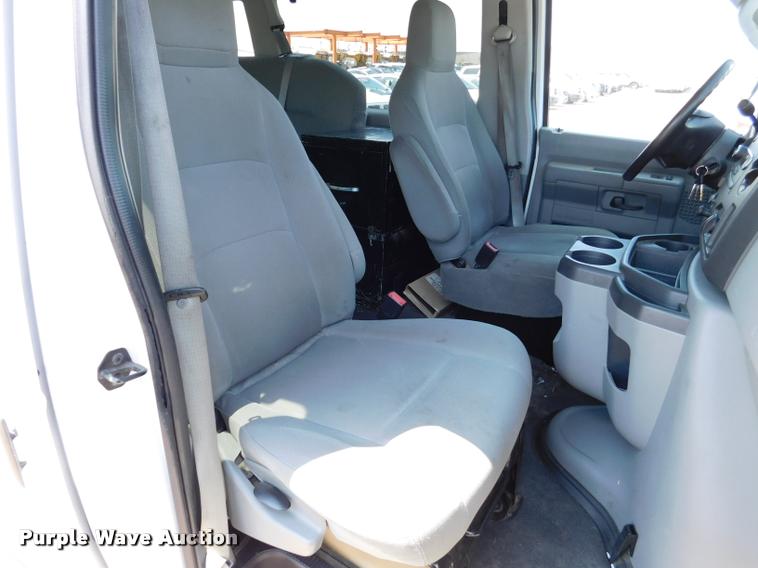 image for item DB9438 2010 Ford E350 Super Duty XL Extended van