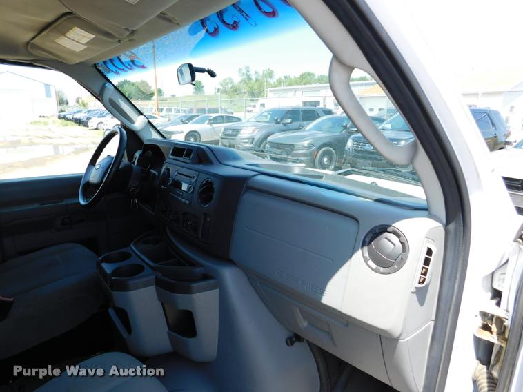 image for item DB9438 2010 Ford E350 Super Duty XL Extended van