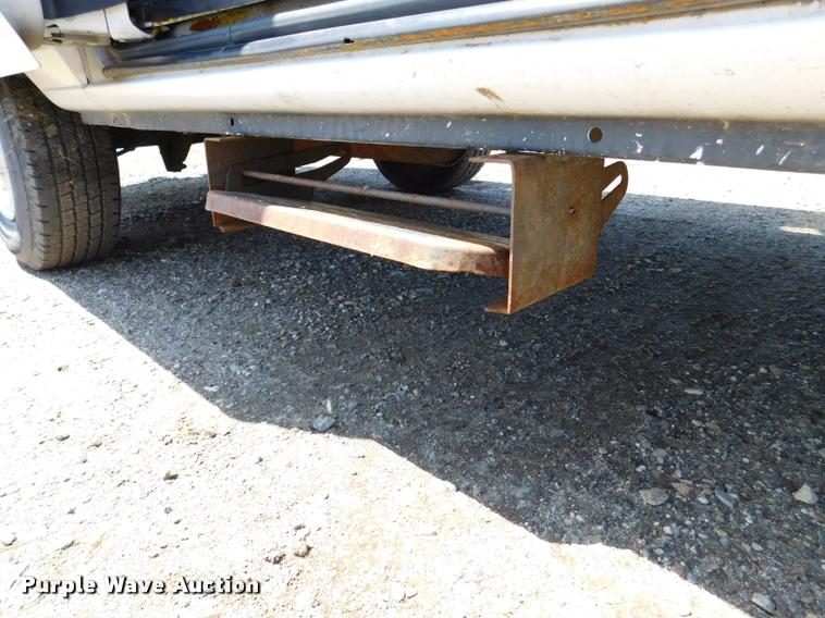 image for item DB9438 2010 Ford E350 Super Duty XL Extended van