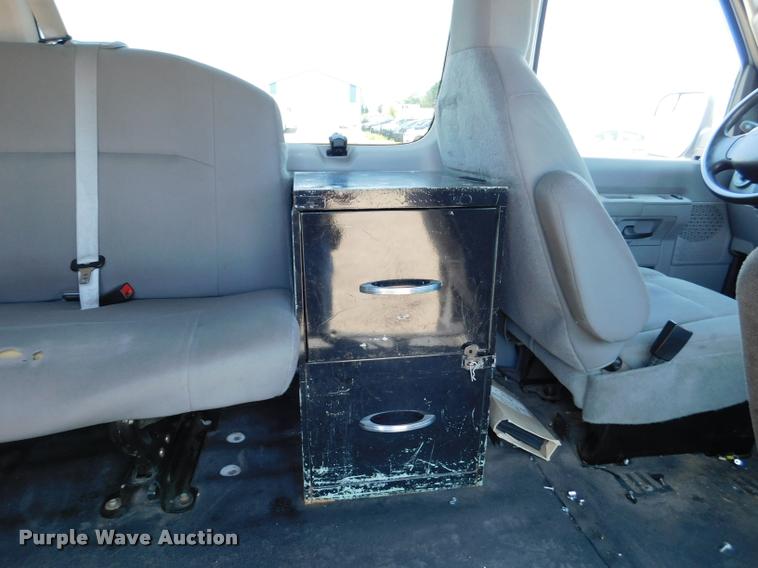 image for item DB9438 2010 Ford E350 Super Duty XL Extended van