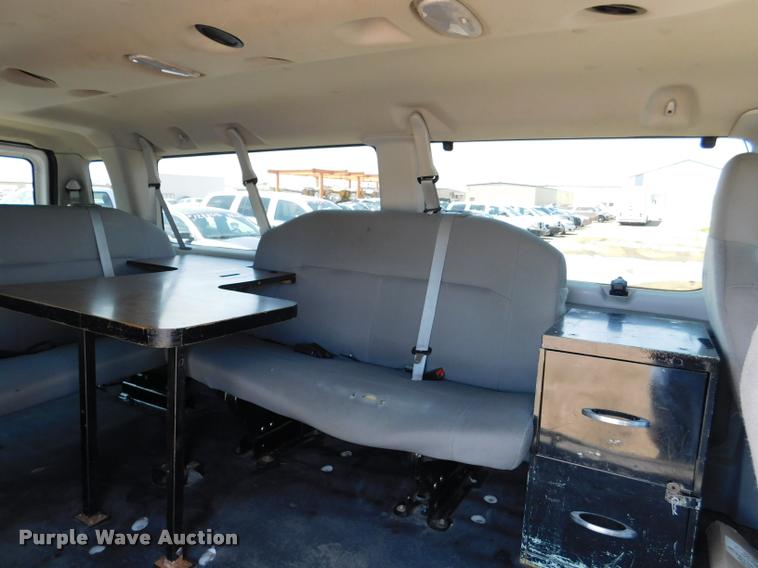 image for item DB9438 2010 Ford E350 Super Duty XL Extended van