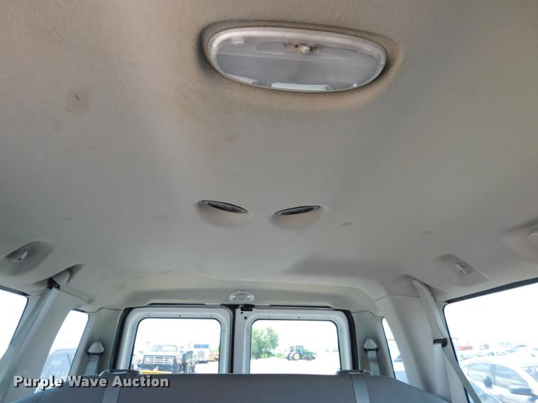 image for item DB9438 2010 Ford E350 Super Duty XL Extended van