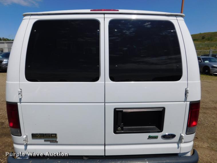 image for item DB9438 2010 Ford E350 Super Duty XL Extended van