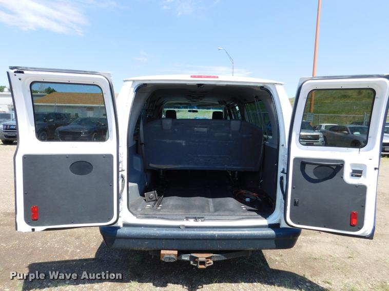 image for item DB9438 2010 Ford E350 Super Duty XL Extended van