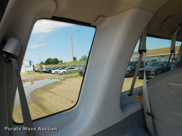 image for item DB9438 2010 Ford E350 Super Duty XL Extended van