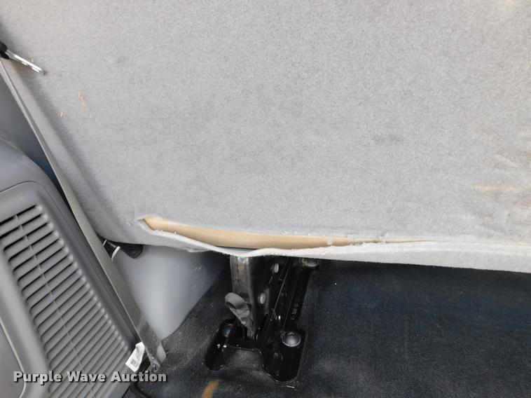 image for item DB9438 2010 Ford E350 Super Duty XL Extended van