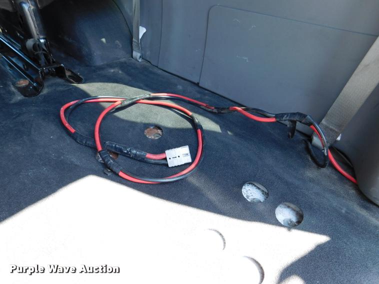 image for item DB9438 2010 Ford E350 Super Duty XL Extended van