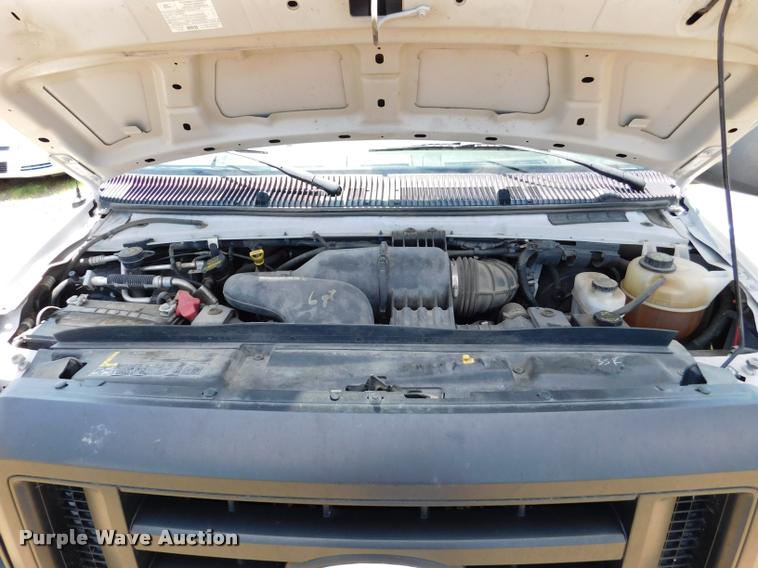 image for item DB9438 2010 Ford E350 Super Duty XL Extended van