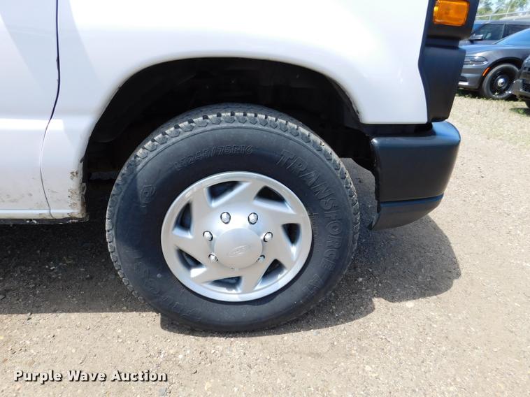 image for item DB9438 2010 Ford E350 Super Duty XL Extended van