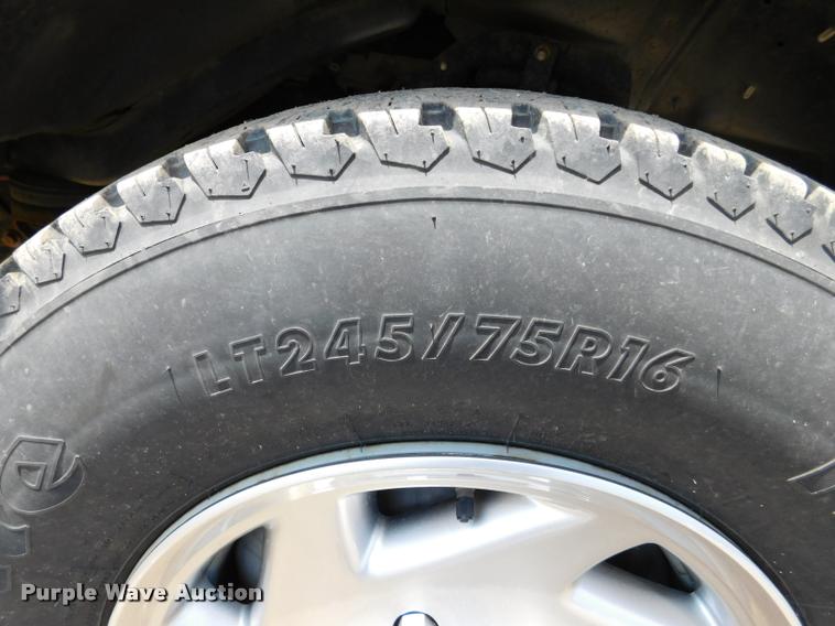 image for item DB9438 2010 Ford E350 Super Duty XL Extended van