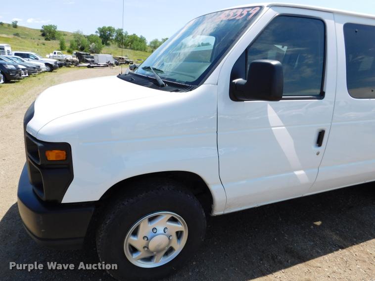 image for item DB9438 2010 Ford E350 Super Duty XL Extended van