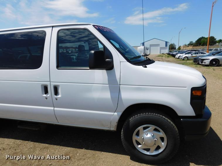 image for item DB9438 2010 Ford E350 Super Duty XL Extended van