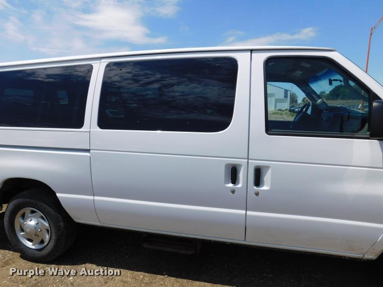 image for item DB9438 2010 Ford E350 Super Duty XL Extended van