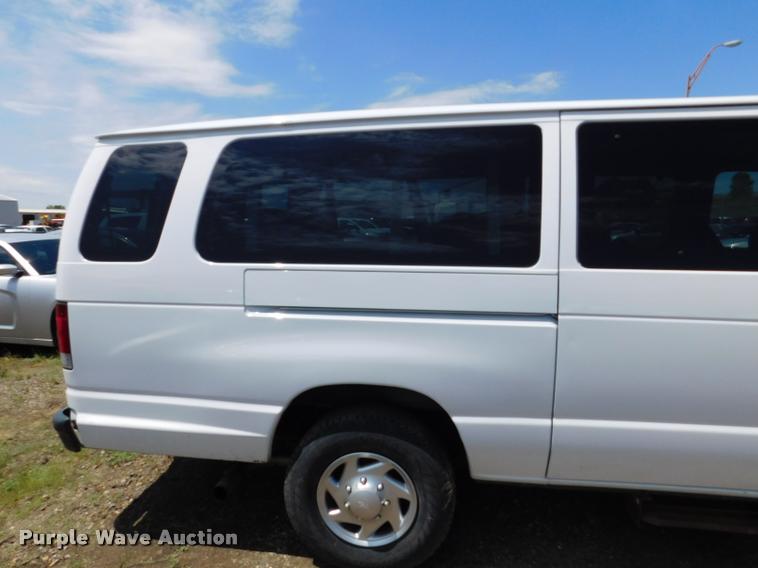 image for item DB9438 2010 Ford E350 Super Duty XL Extended van