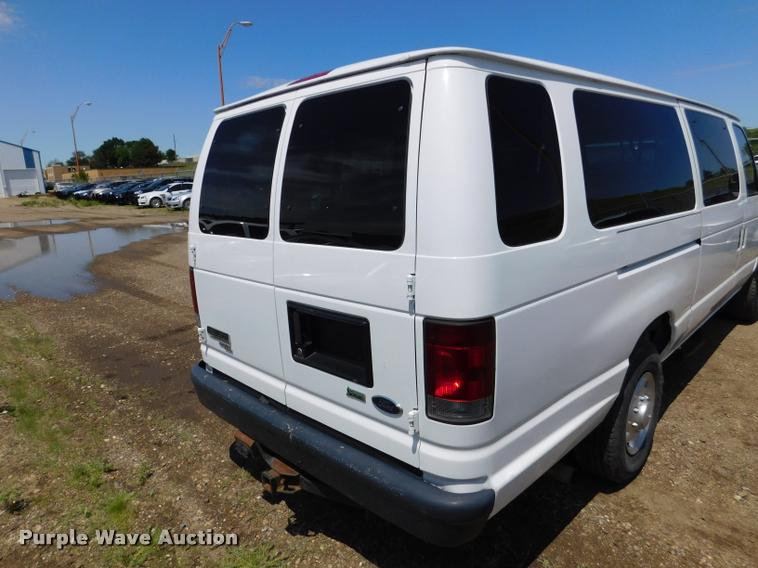 image for item DB9438 2010 Ford E350 Super Duty XL Extended van