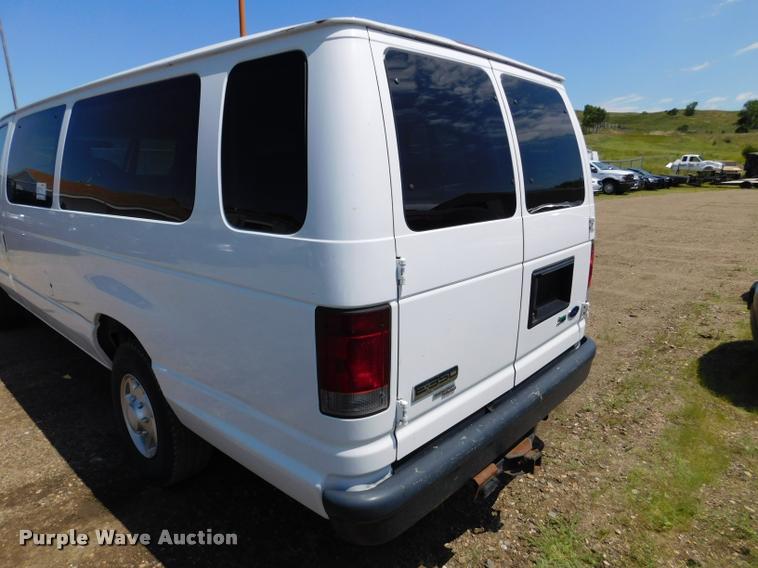 image for item DB9438 2010 Ford E350 Super Duty XL Extended van