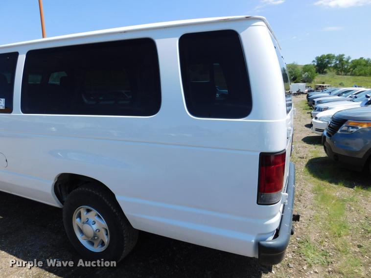 image for item DB9438 2010 Ford E350 Super Duty XL Extended van
