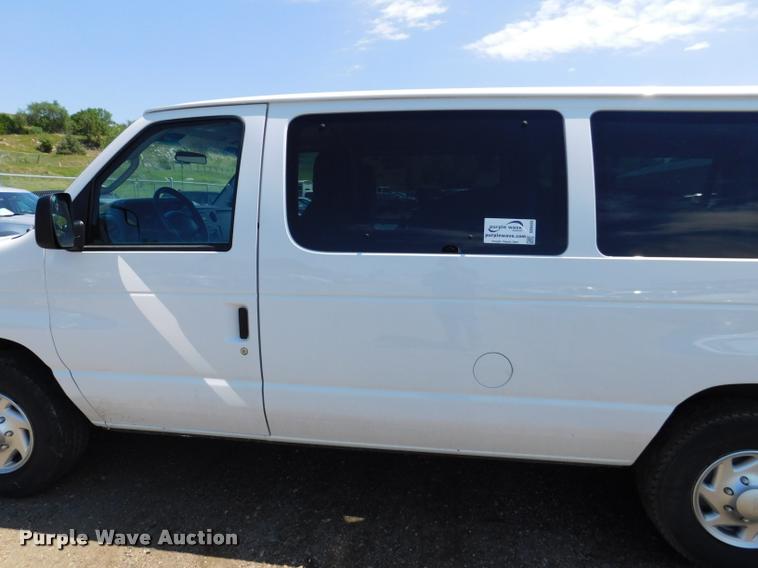 image for item DB9438 2010 Ford E350 Super Duty XL Extended van