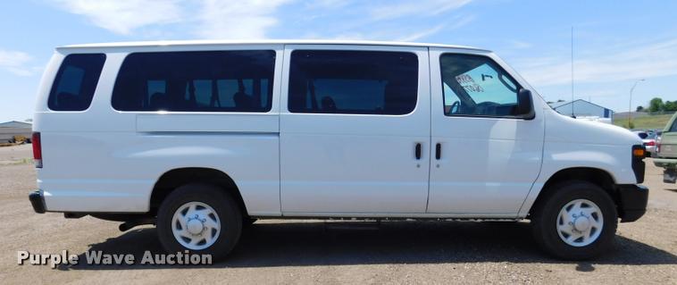 image for item DB9450 2009 Ford E350 Super Duty XL Extended van