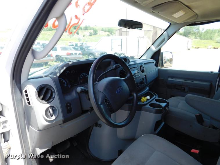 image for item DB9450 2009 Ford E350 Super Duty XL Extended van