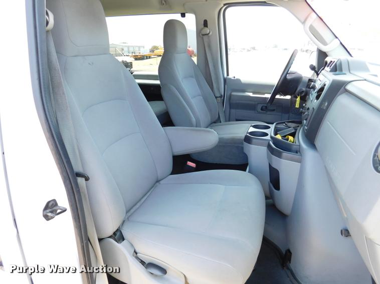 image for item DB9450 2009 Ford E350 Super Duty XL Extended van