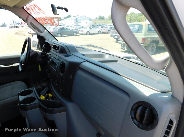 image for item DB9450 2009 Ford E350 Super Duty XL Extended van