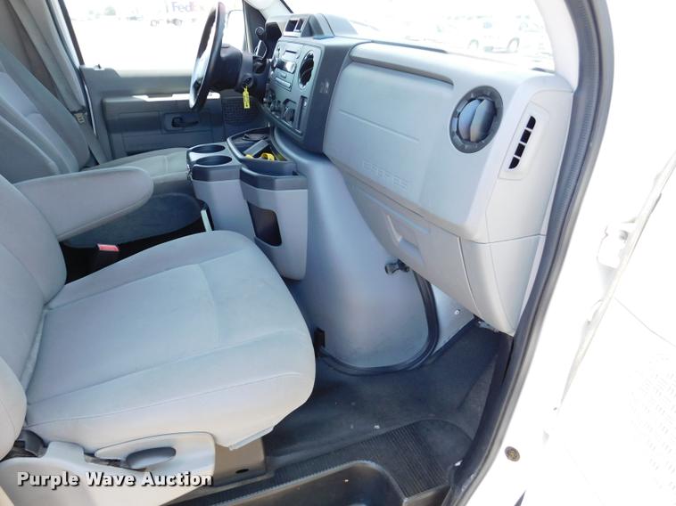 image for item DB9450 2009 Ford E350 Super Duty XL Extended van