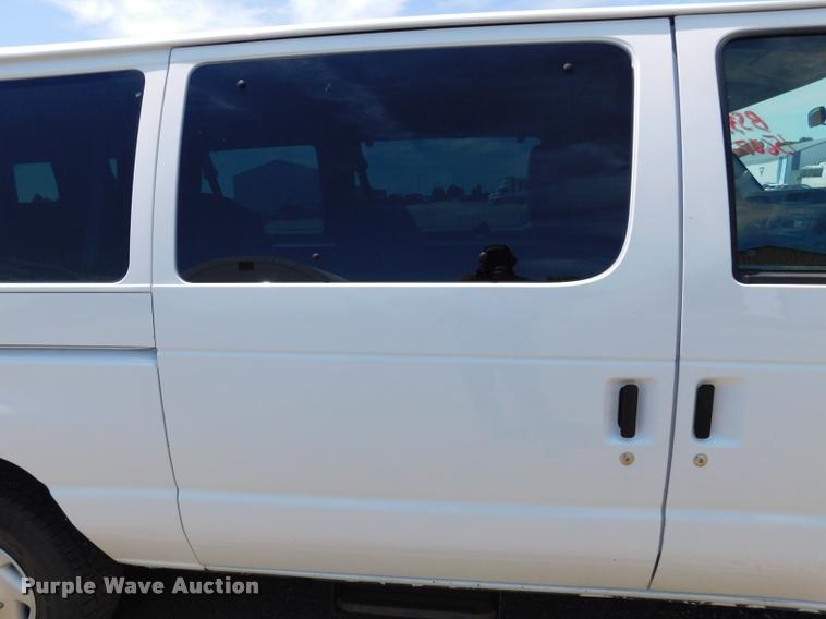 image for item DB9450 2009 Ford E350 Super Duty XL Extended van