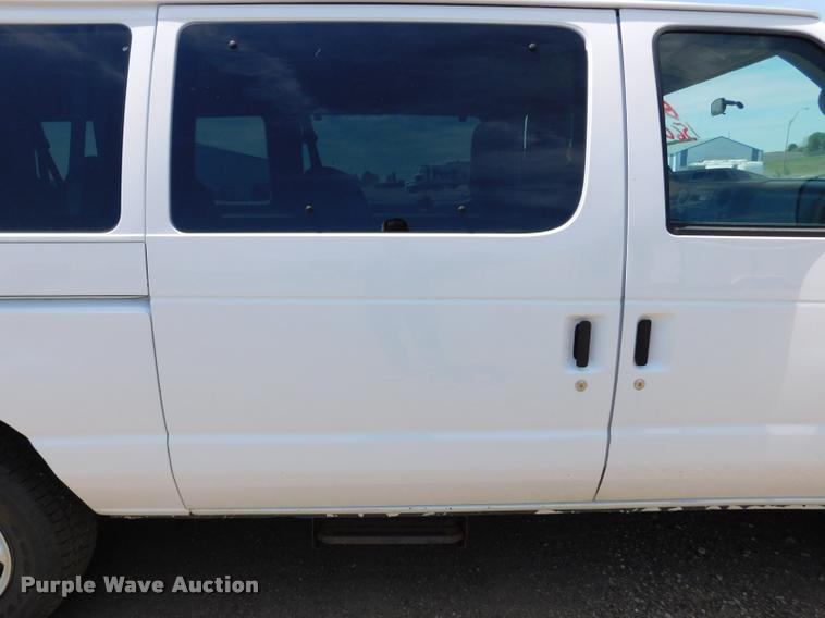 image for item DB9450 2009 Ford E350 Super Duty XL Extended van