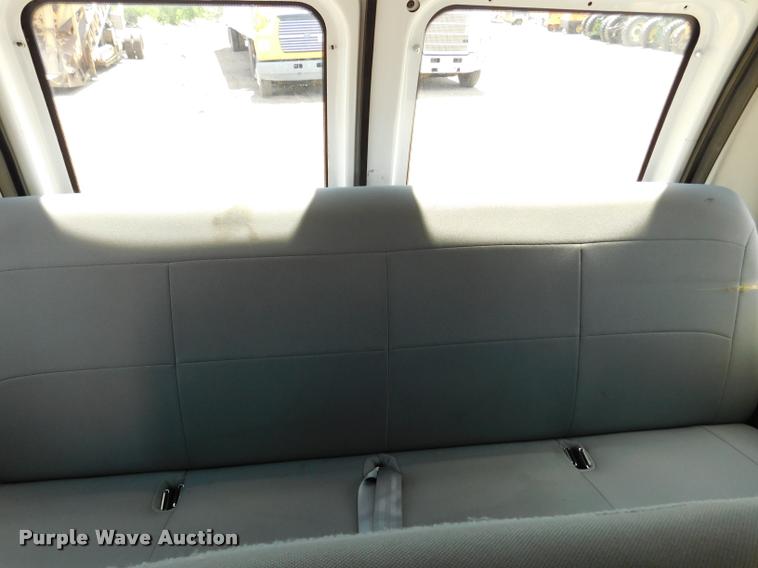 image for item DB9450 2009 Ford E350 Super Duty XL Extended van