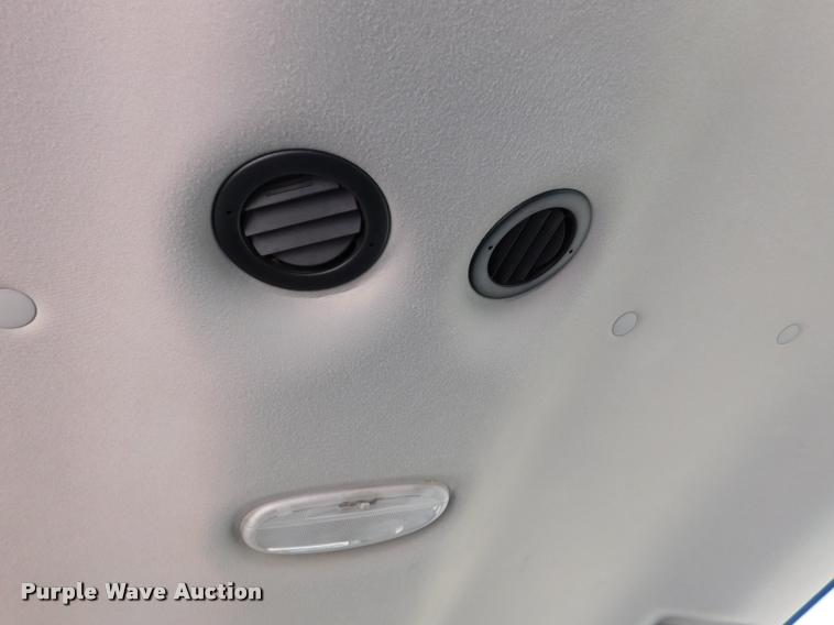 image for item DB9450 2009 Ford E350 Super Duty XL Extended van