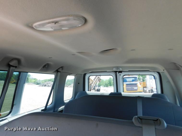 image for item DB9450 2009 Ford E350 Super Duty XL Extended van